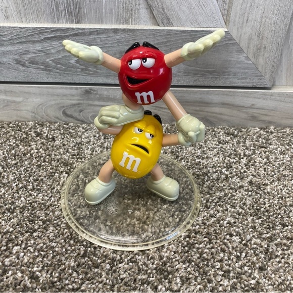 M&M Red Round Yellow Peanut Plastic Candy Dish Bowl PEDESTLE Sculpture Figurine - Picture 1 of 5